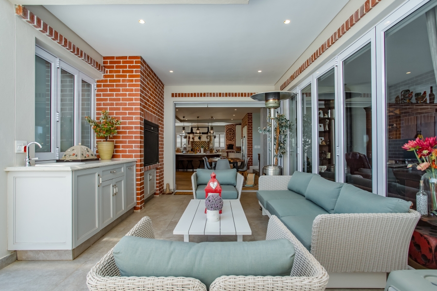 5 Bedroom Property for Sale in Val De Vie Estate Western Cape